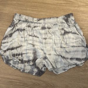 Great tie dye elastic band flowy shorts